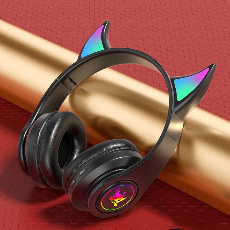 Fashion Luminous Bass Foldable Headphones - Premium Consumer Electronics from Eretailer365.com - Just $15.66! Shop now at Eretailer365.com